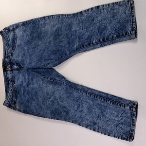 Torrid Denim Stonewashed Stretchy Jean Capri Size 14R